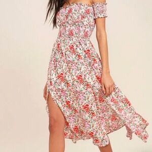 Floral size medium Lulus dress. Worn once for a wedding